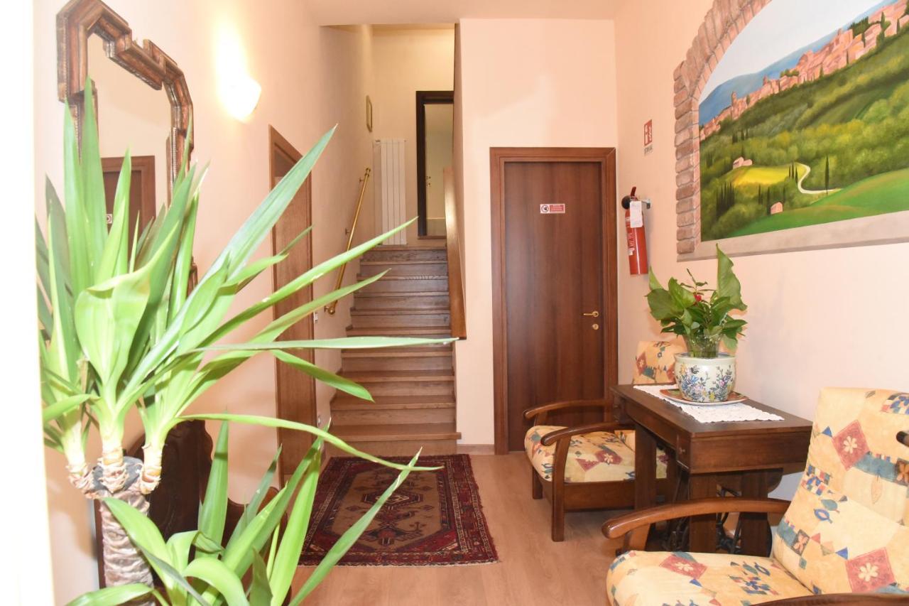 Albergo La Rosetta Chiusi Exterior photo