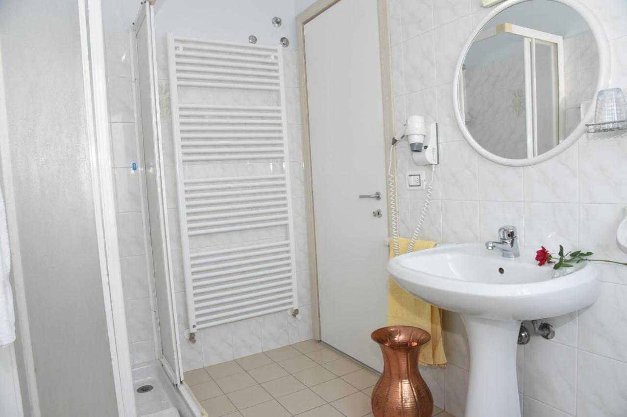 Albergo La Rosetta Chiusi Exterior photo